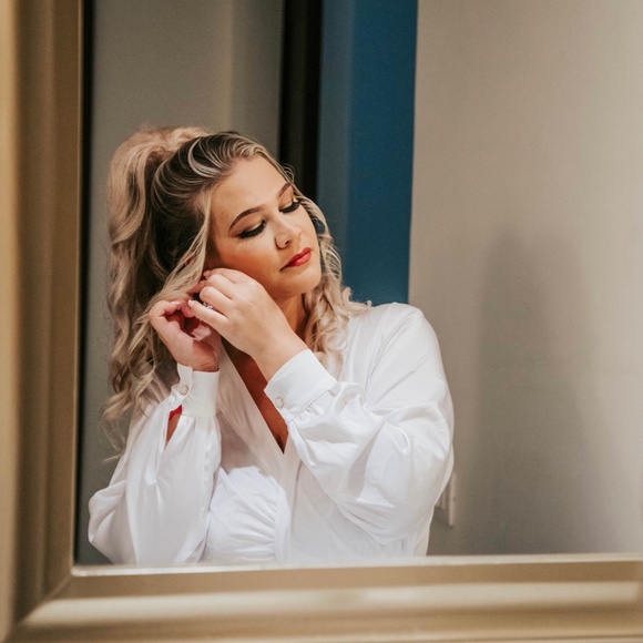 Bridal robe - Picture 1 of 3